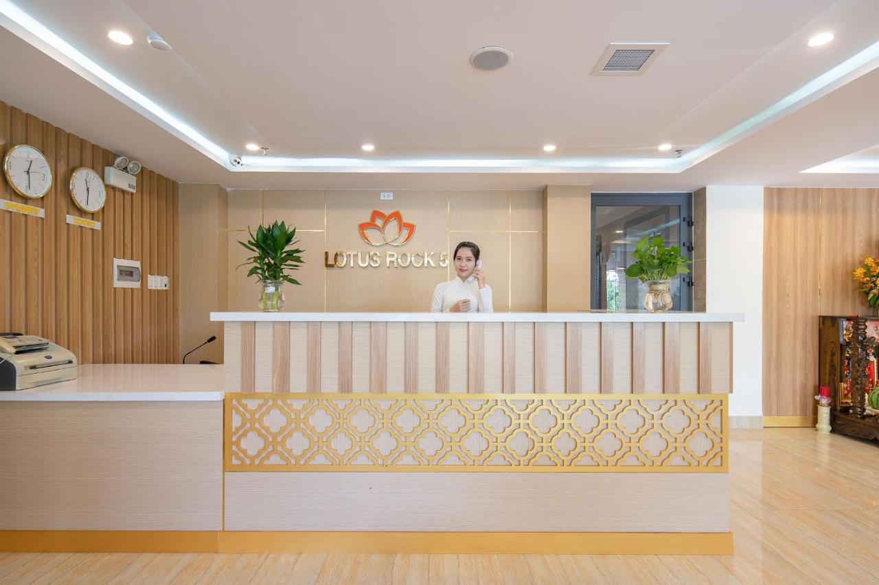 Lotus Rock 05 Hotel Da Nang Bagian luar foto